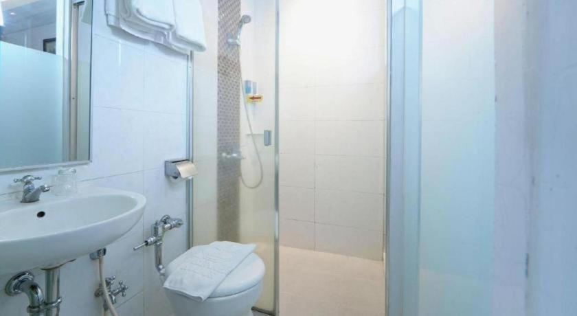 Kenari Asri Hotel Kudus Kültér fotó